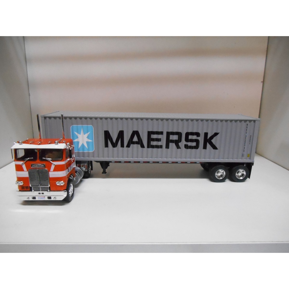 FREIGHTLINER COE MAERSK AMERICAN TRUCK 1:43 ALTAYA IXO - BCN
