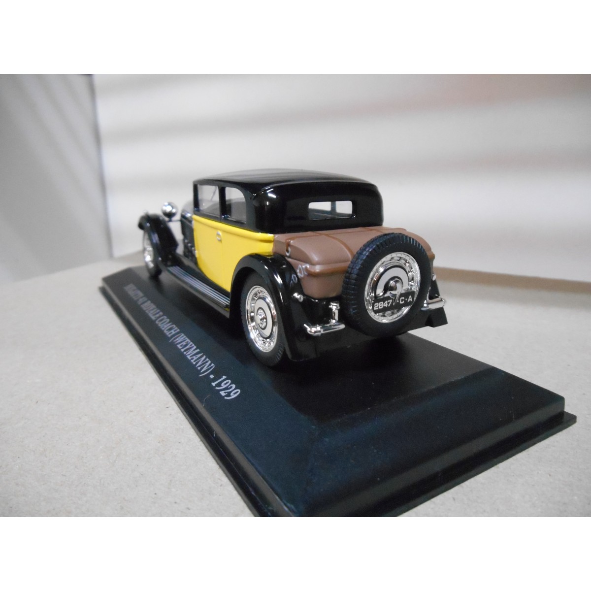 File:Bugatti Type 41 Royale Berline de Voyage 1929 (41150).jpg - Wikimedia