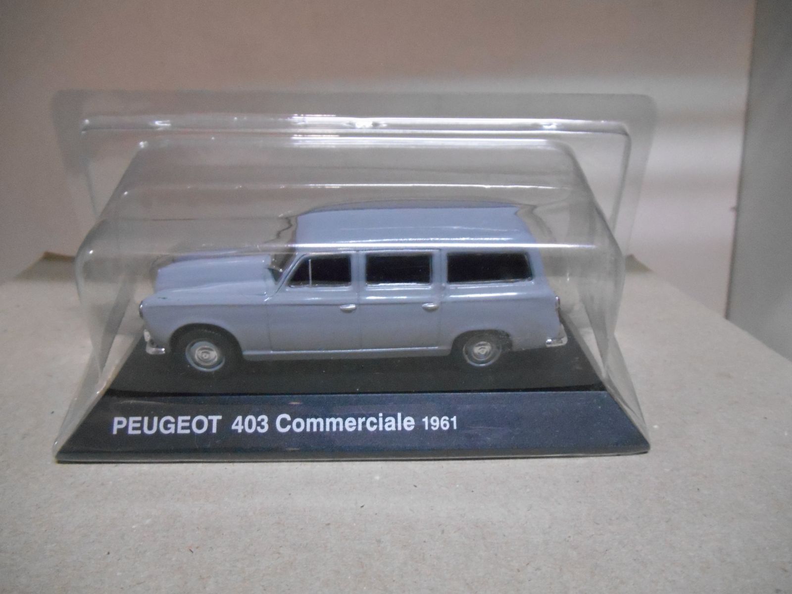Peugeot 403 Limousine 1961 - NOREV 1/43, Rouge, Miniature Neuve