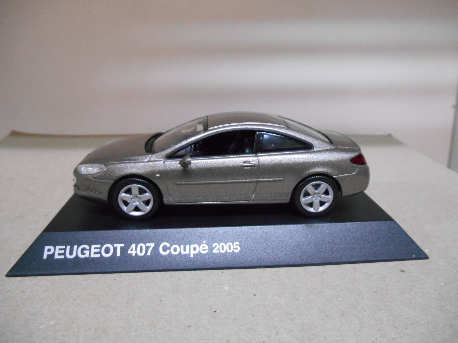 peugeot-407-coupe-2005-143-