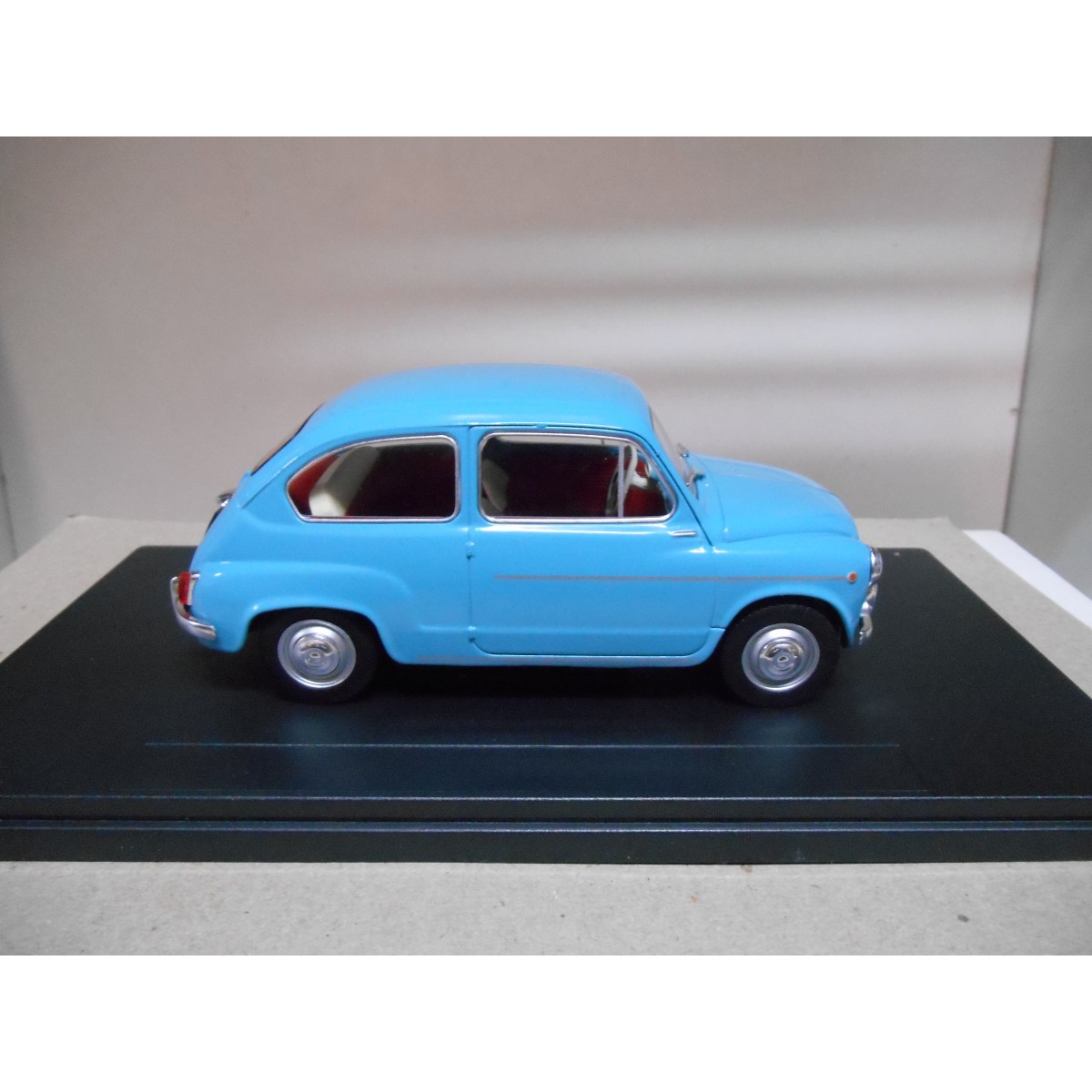 Fiat 600 1957-1/43 Voiture Miniature Model Car RBA1 