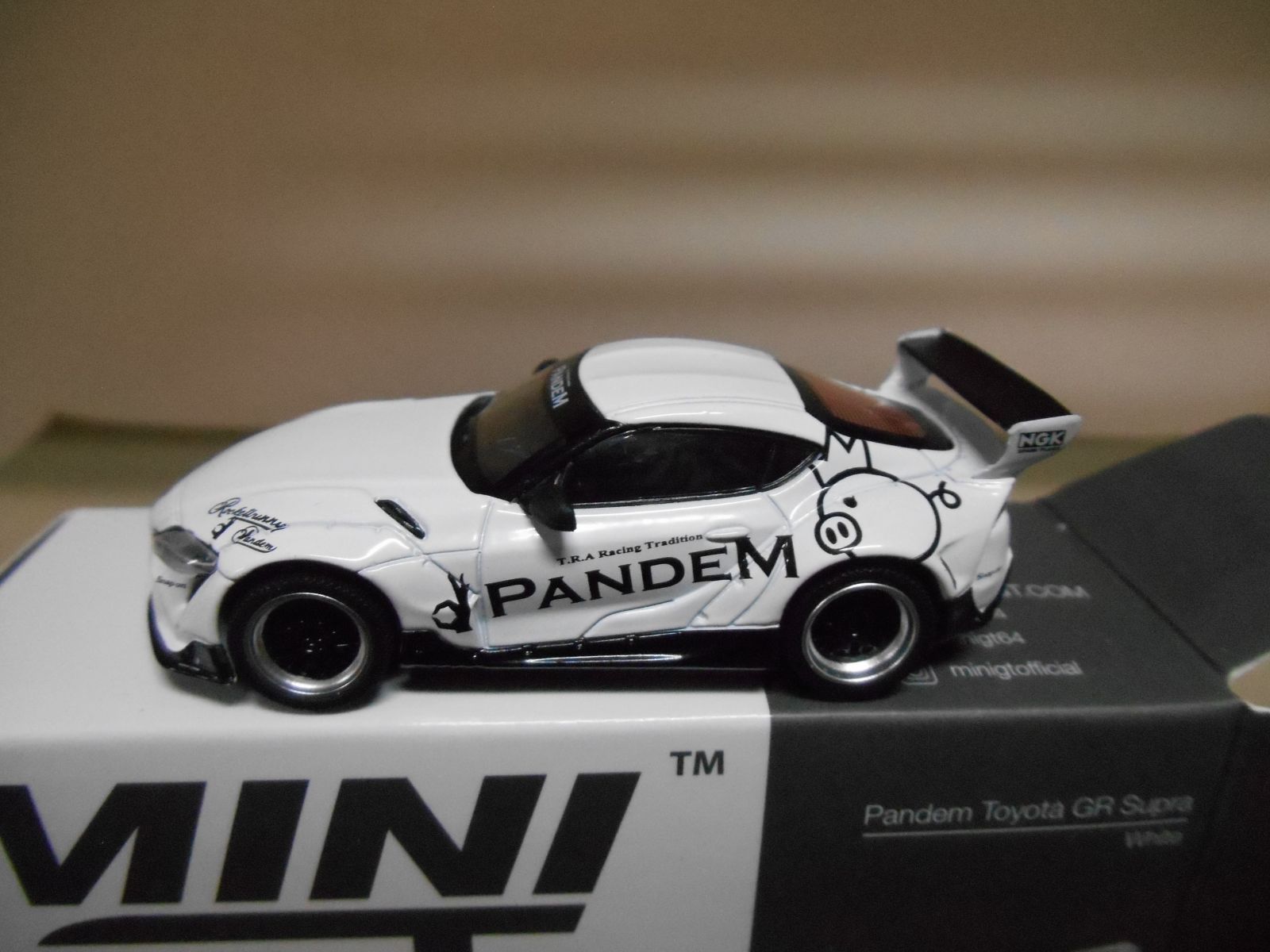 PANDEM TOYOTA GR SUPRA WHITE 1:64 MINI GT - BCN STOCK CARS