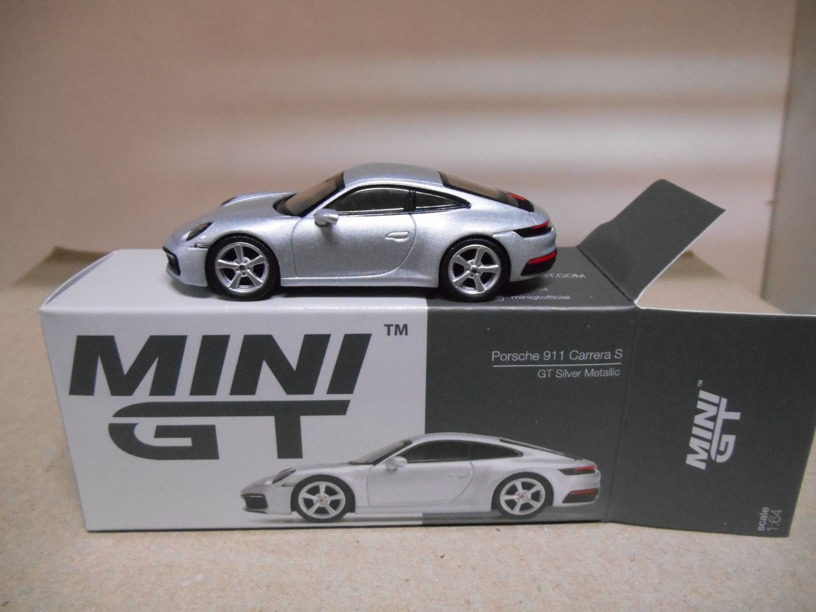 PORSCHE 911 CARRERA S GT SILVER 1:64 MINI GT - BCN STOCK CARS