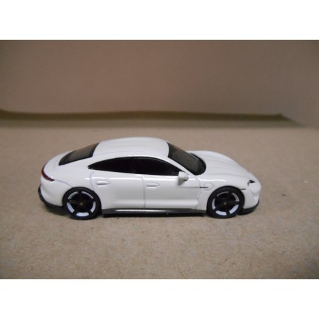 PORSCHE TAYCAN TURBO S WHITE 1:64 MINI GT TSM 218-L