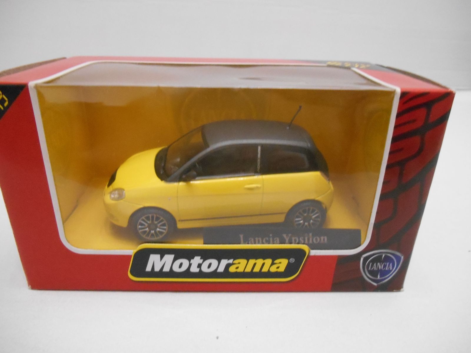 LANCIA YPSILON YELLOW 1:43 MOTORAMA USADO/EX PRIVADO - BCN STOCK CARS