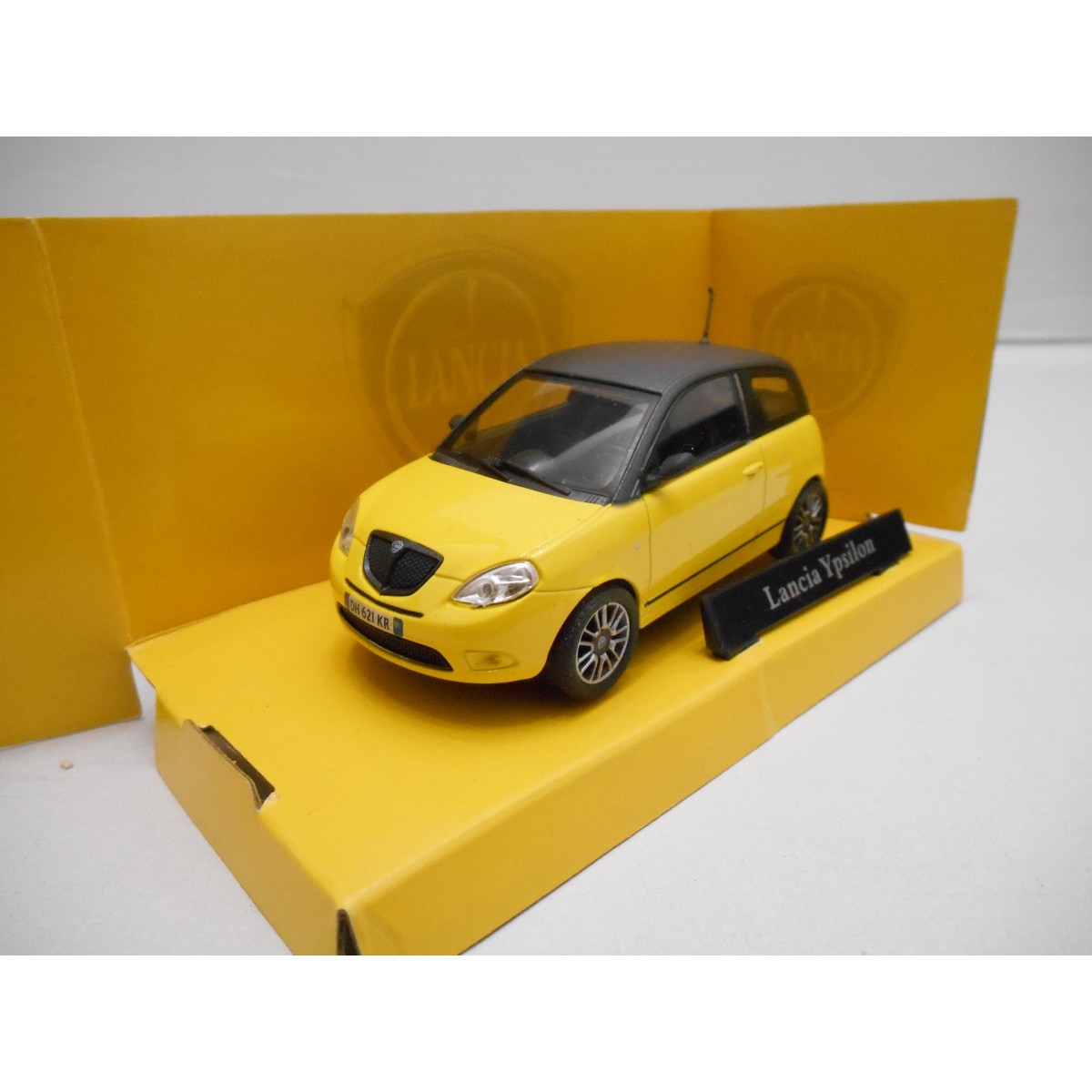 LANCIA YPSILON YELLOW 1:43 MOTORAMA USADO/EX PRIVADO - BCN STOCK CARS