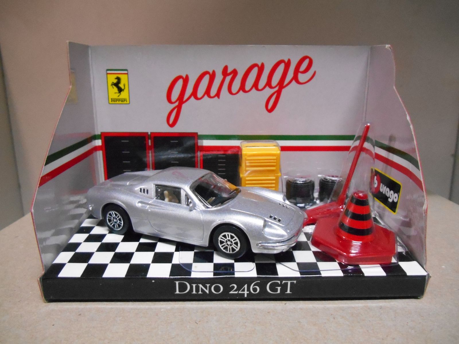 FERRARI DINO 246 GT SILVER GARAGE 1:43 BBURAGO RACE & PLAY - BCN