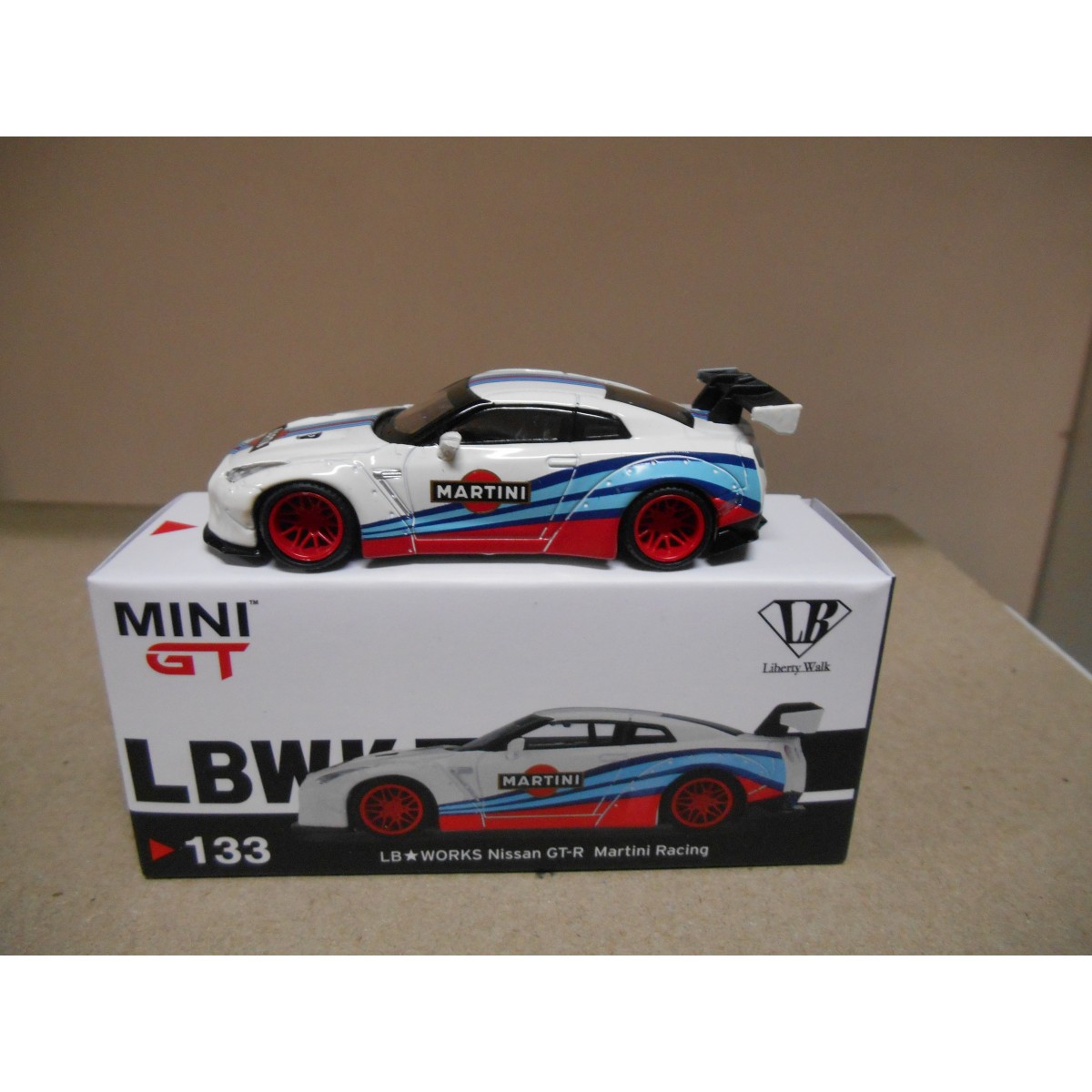 NISSAN GTR R35 MARTINI RACING LB WORKS LHD 164 MINI GT TSM BCN
