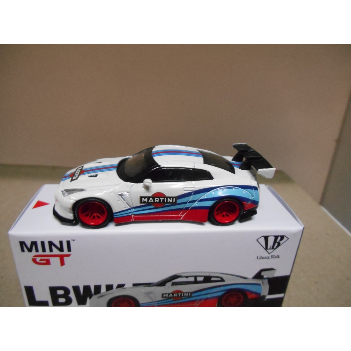 NISSAN GTR R35 MARTINI RACING LB WORKS LHD 164 MINI GT TSM BCN