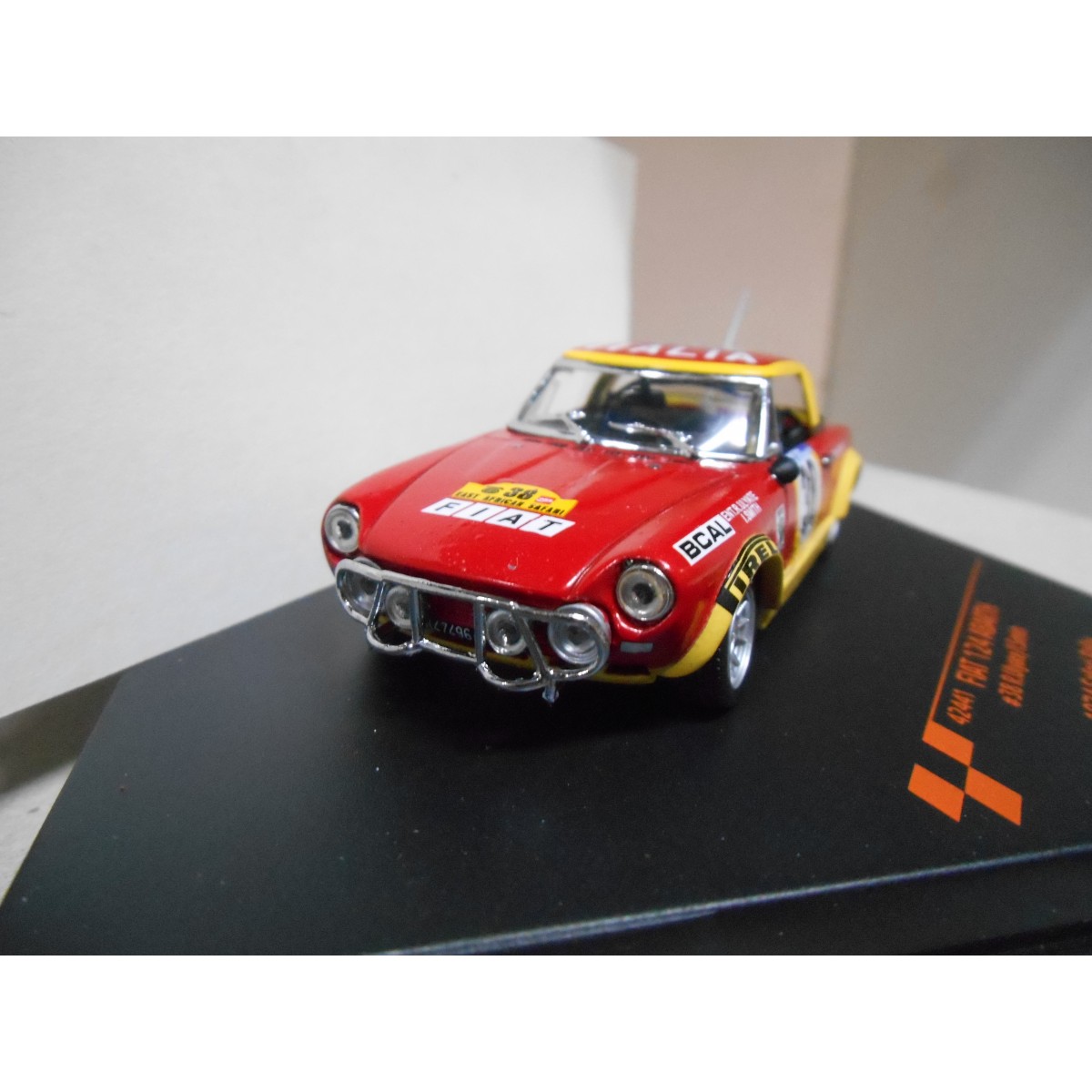 FIAT 124 ABARTH RALLY EAST AFRICAN SAFARI 1974 R.ULYATE 1:43 VITESSE