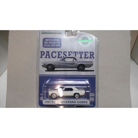 FORD MUSTANG 1967 COUPE PACESETTER 1:64 GREENLIGHT