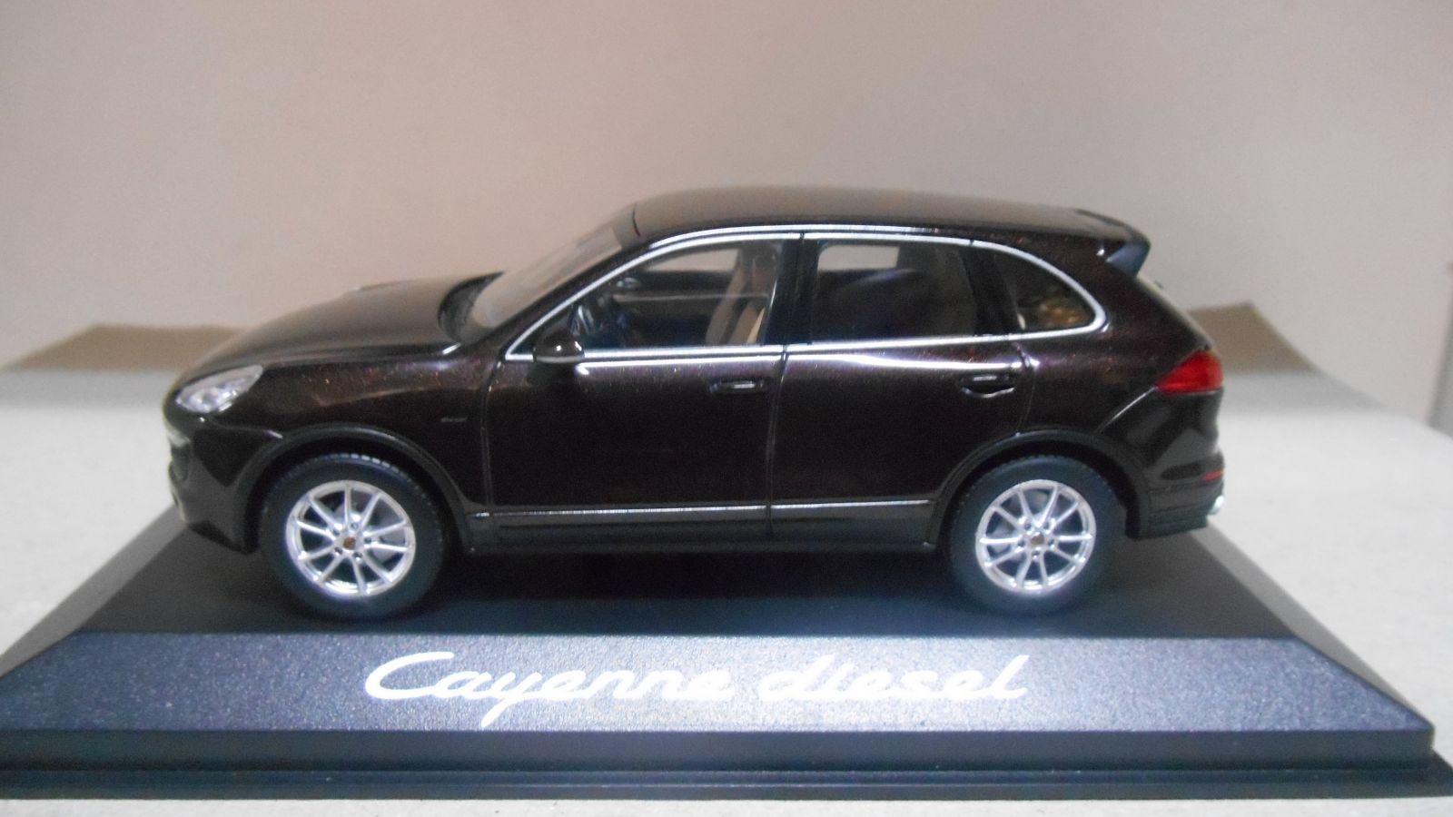 ポルシェ カイエン ターボ 1/43 ポルシェ特注品【PORSCHE Cayenne turbo】