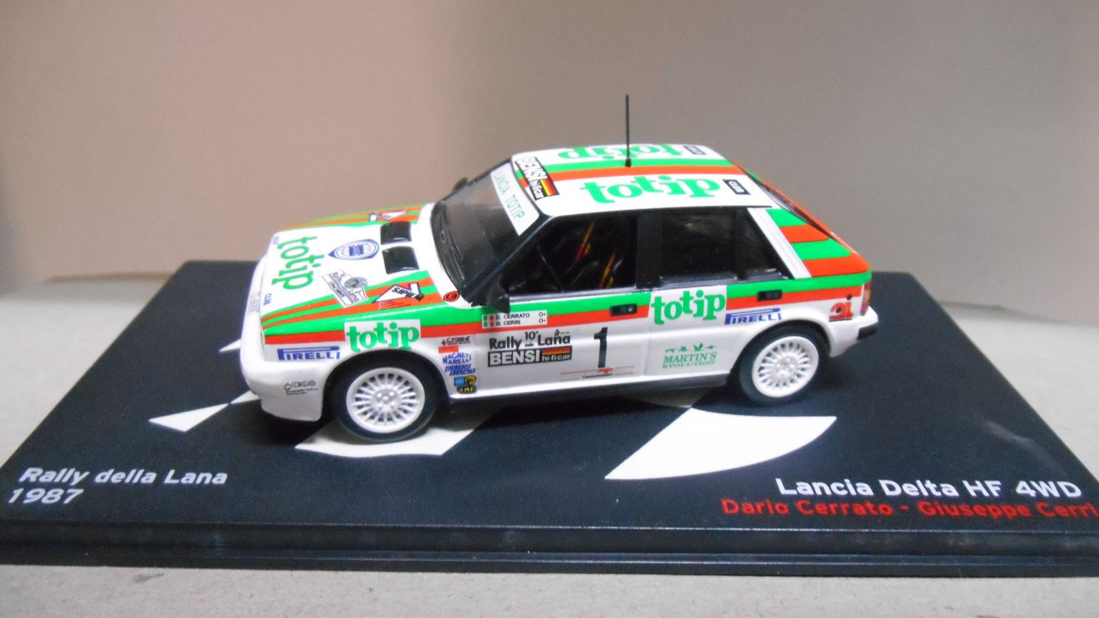 lancia-delta-hf-4wd-rally-