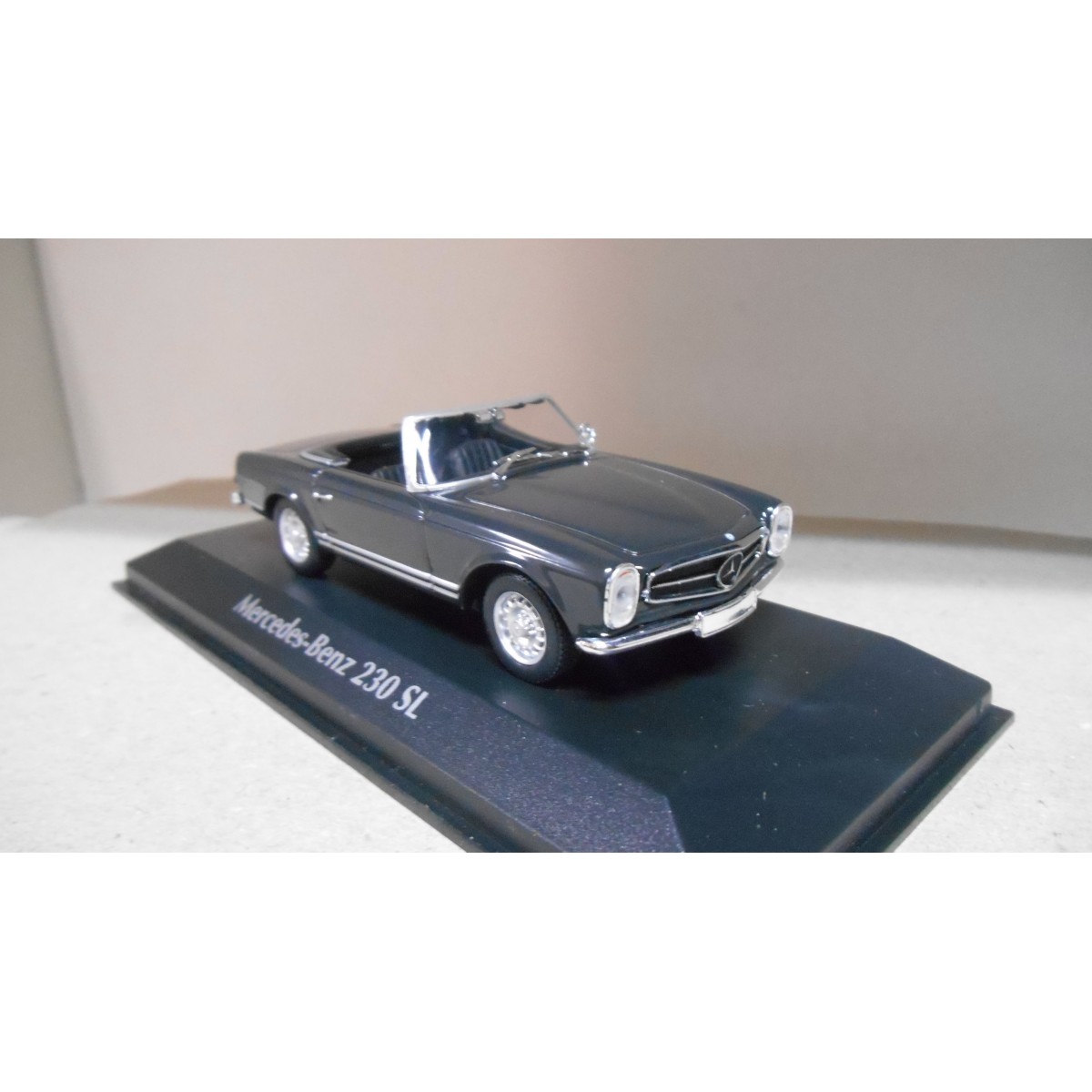 NEW RAY 48429 Mercedes Benz 350 SL de 1971 Comme Neuf En Boite EUR 16,99 - FR