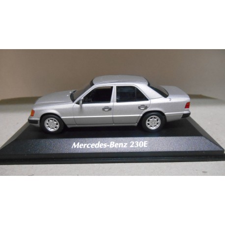 みつ MINI CHAMPS Mercedes-Benz W124 Minichamps 1:43 Mercedes-Benz 230E (W124) Taxi year 1990