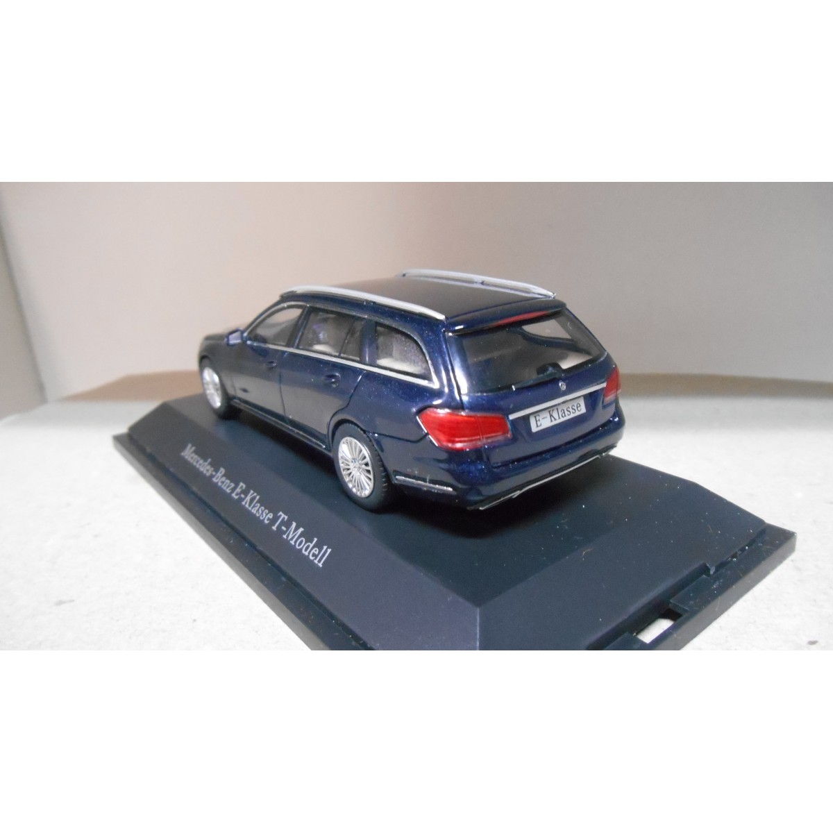 MERCEDES-BENZ S212 E-KLASSE T-MODELL 2009 BLUE 1:43 BLUE 1