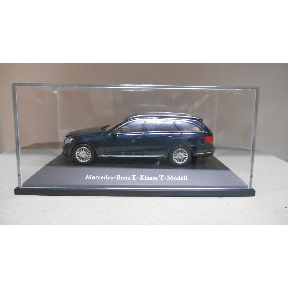 MERCEDES BENZ E KLASSE T MODELL S212 ELEGANCE 2009 PALLADIUM SILVER SCHUCO 1/43