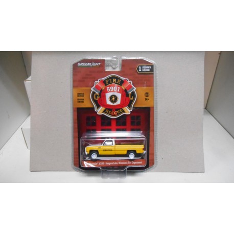 FIRE/POMPIERS/BOMBEROS CHEVROLET M1008 1987 MINNESOT FIRE RESCUE 1:64 GREENLIGHT