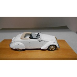 PEUGEOT 202 CABRIOLET 1:43 RESINA DEFECTUOSO VINTAGE