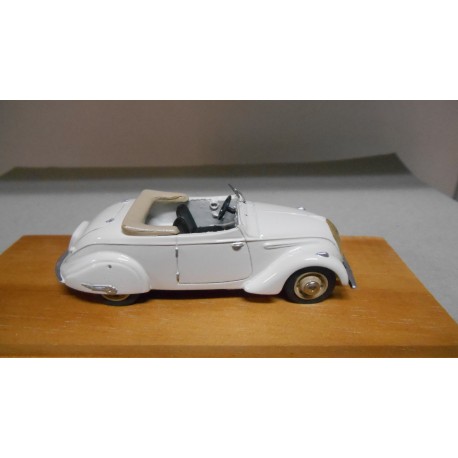 PEUGEOT 202 CABRIOLET 1:43 RESINA DEFECTUOSO VINTAGE