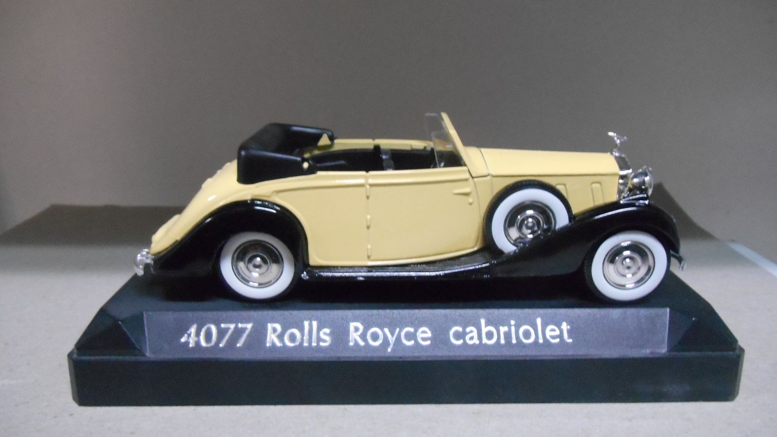 ROLLS ROYCE CABRIOLET 1:43 SOLIDO 4077 - BCN STOCK CARS