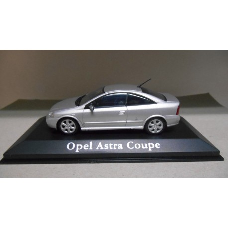 OPEL ASTRA G COUPE BERTONE SILVER 1:43 DEALER MINICHAMPS