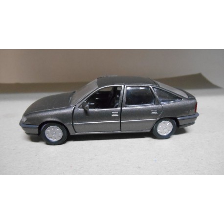 OPEL VECTRA A LIMOUSINE 5P 1:43 MINI GAMA