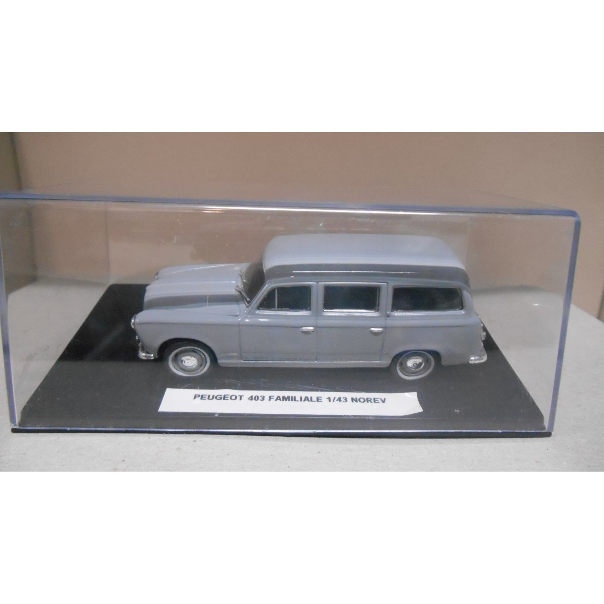 NOREV 1/43 Peugeot 404 Familiale 1968 – Modèle De Collection Gris