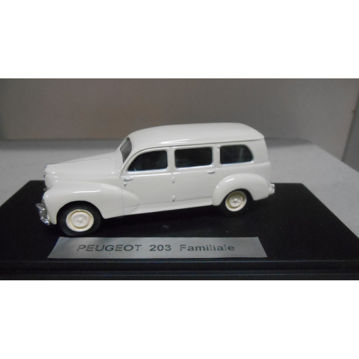 404 break Peugeot norev no 28 - Collection