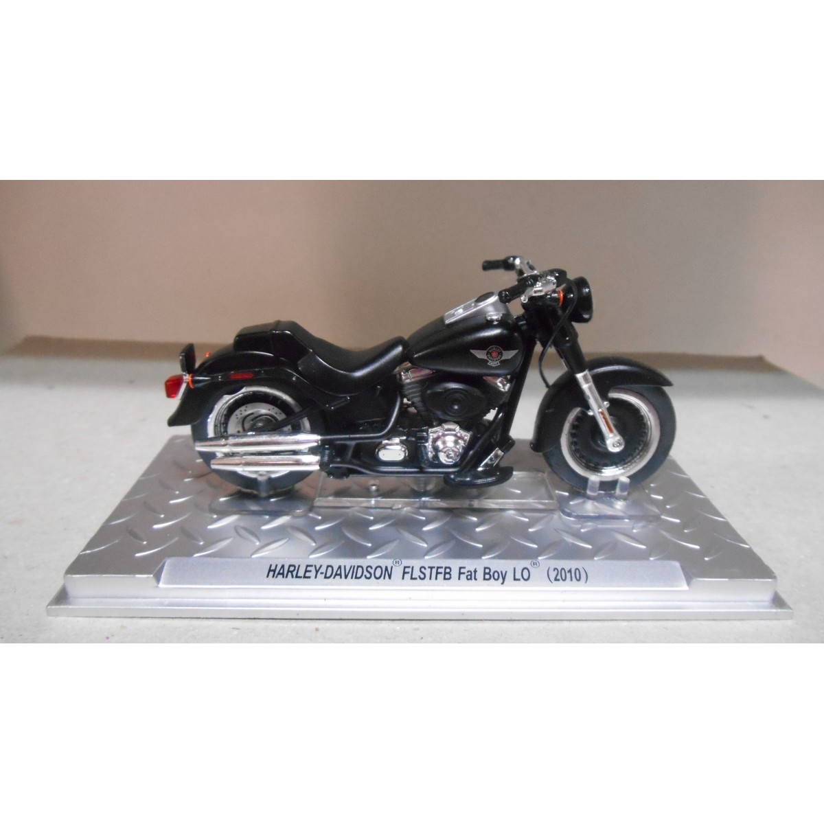 HARLEY-DAVIDSON 2010 FLSTFB FAT BOY LO MOTO/BIKE 1:24 ALTAYA IXO - BCN ...