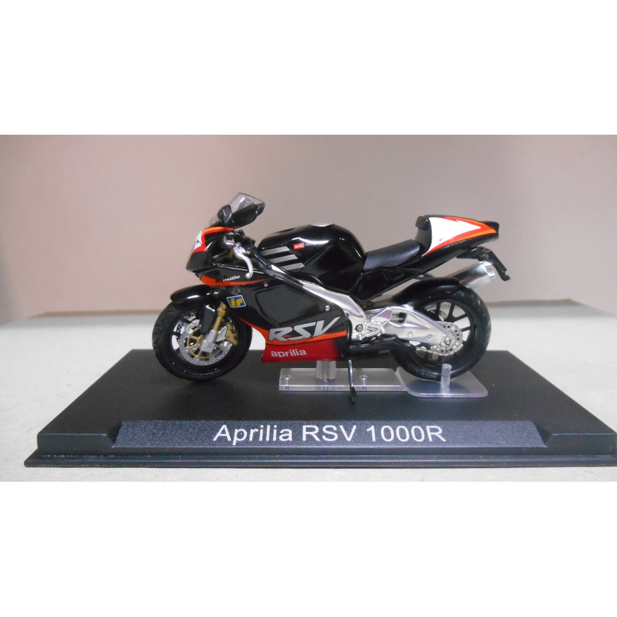 Altaya/IXO MO34 アプリリア RSV1000R 1/24