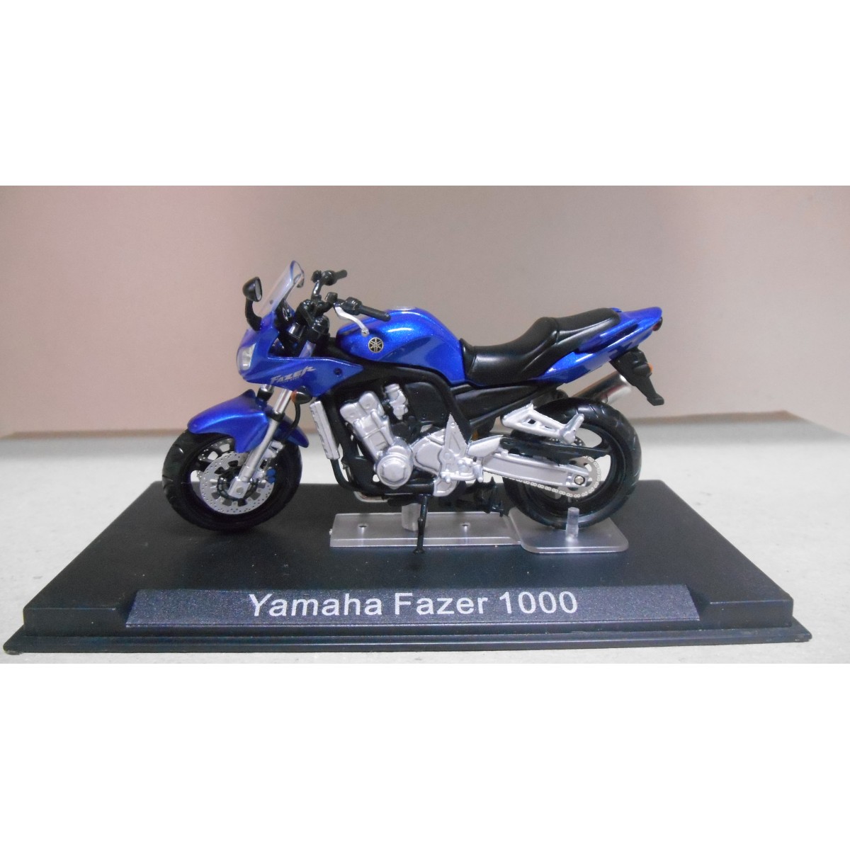 YAMAHA 1000 FAZER MOTO/BIKE 1:24 ALTAYA IXO - BCN STOCK CARS