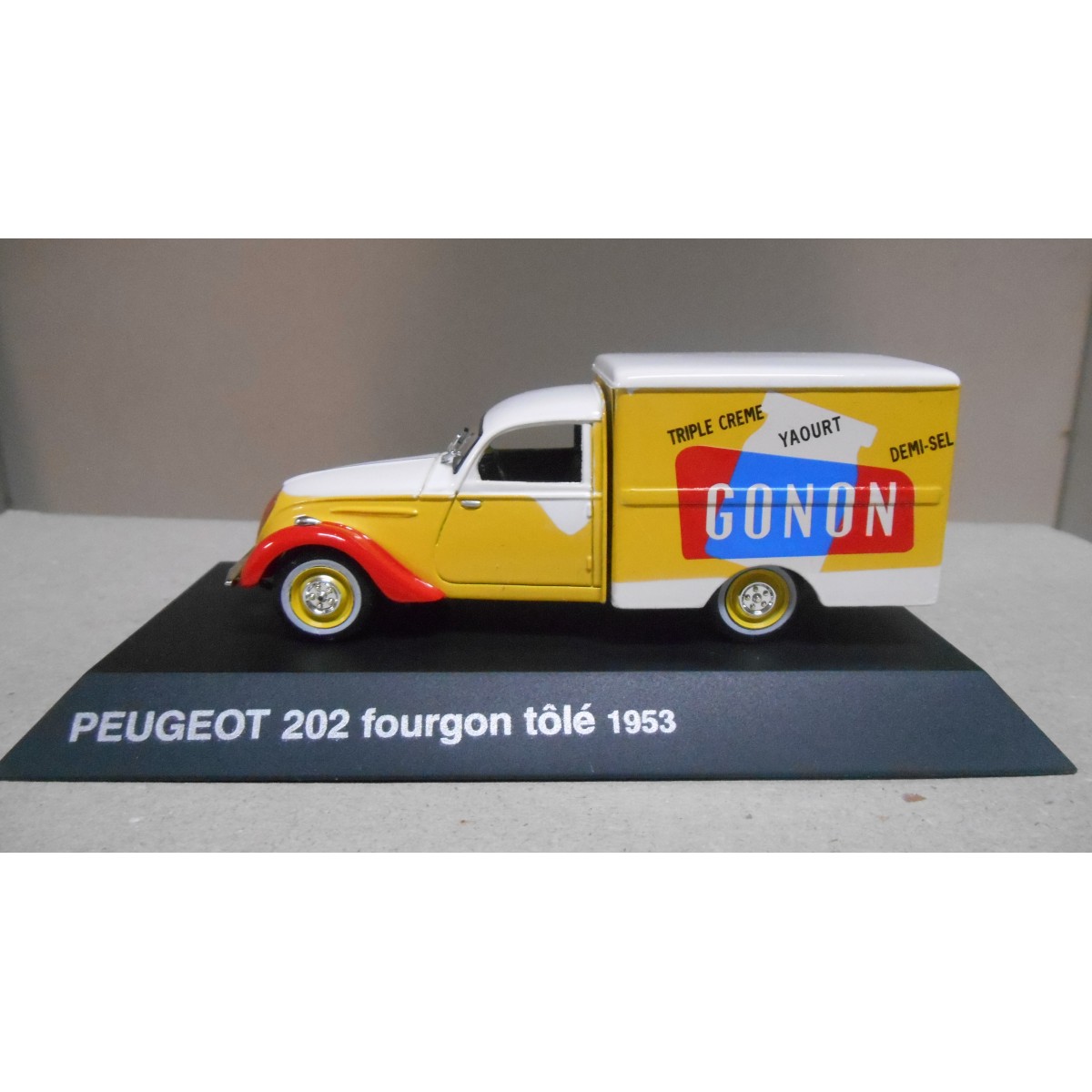 Miniature NOREV 1:43 - Peugeot J7 Fourgon Tolé - Publicité Larousse - En Boîte