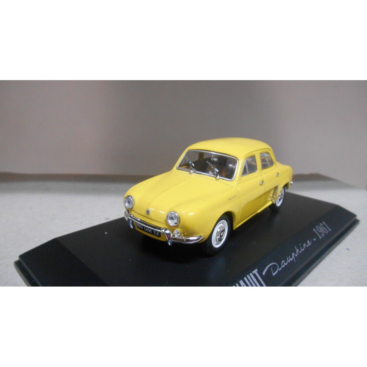 RENAULT DAUPHINE 1961 JAUNE/YELLOW 143 UH M6 INTERACTIONS BCN STOCK CARS