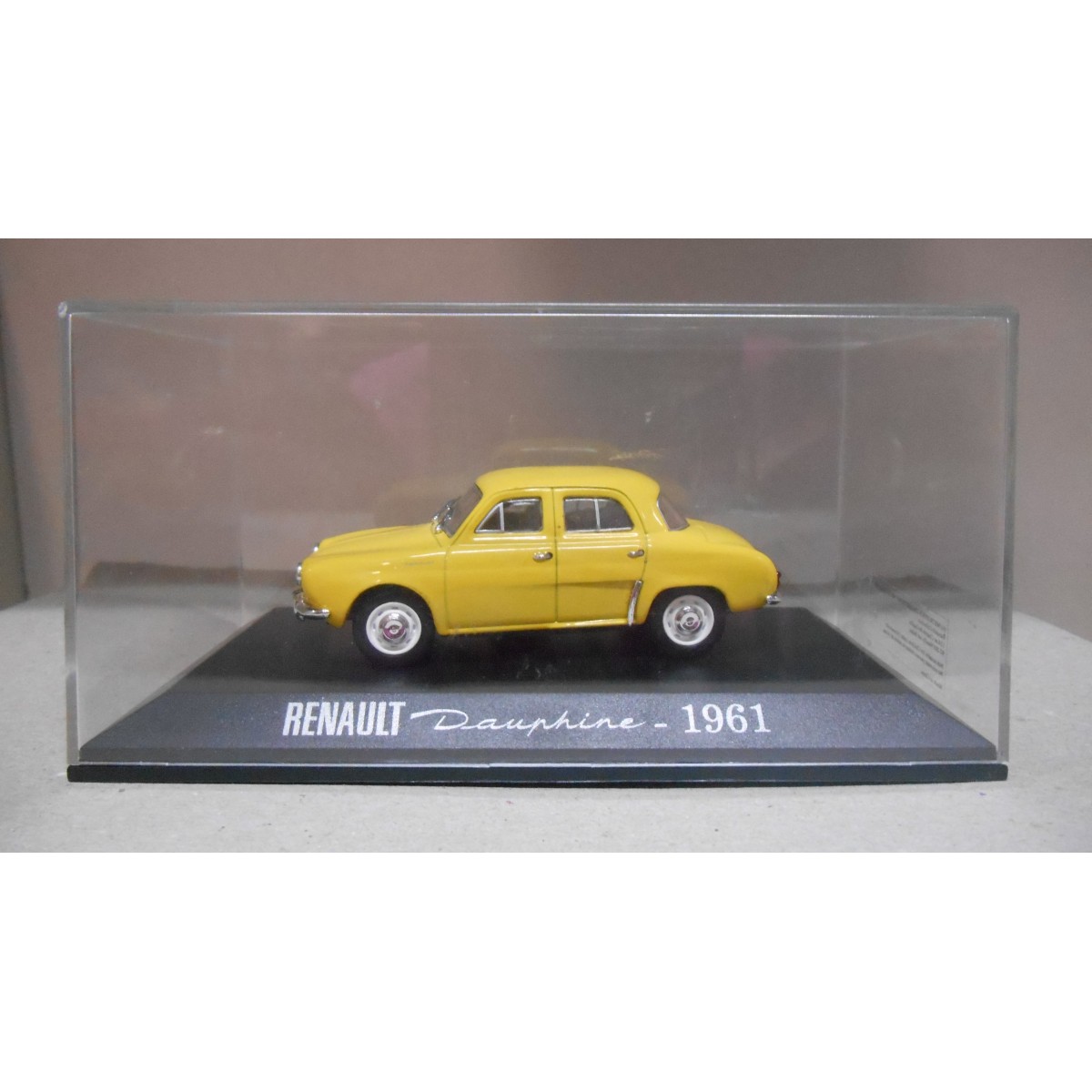 RENAULT DAUPHINE 1961 JAUNE/YELLOW 143 UH M6 INTERACTIONS BCN STOCK CARS
