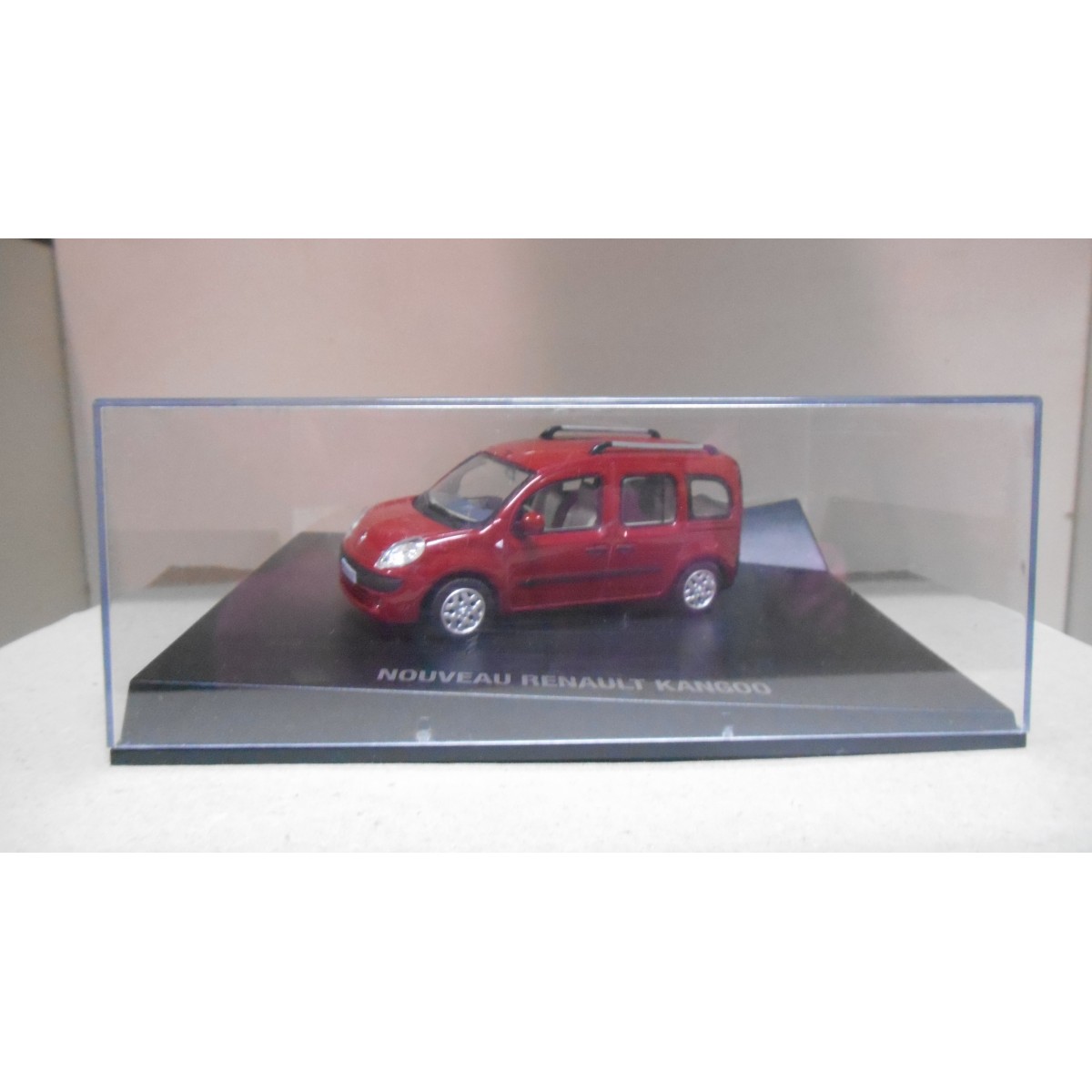 RENAULT KANGOO 2 VITRE ROUGE 1:43 DEALER NOREV - BCN STOCK CARS