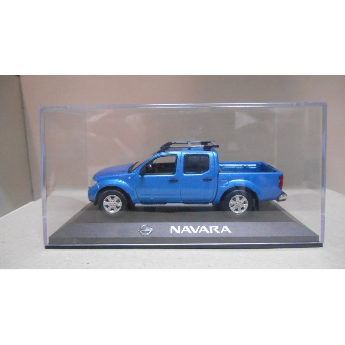 NISSAN NAVARA BLUE 1:43 DEALER NOREV - BCN STOCK CARS