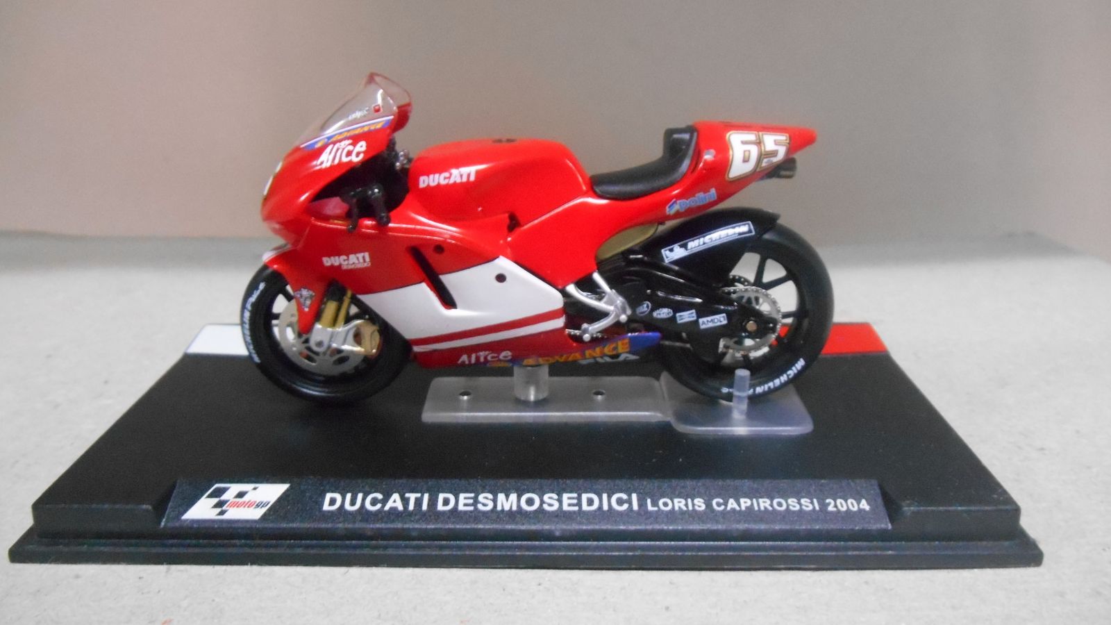 ducati-desmosedici-loris-