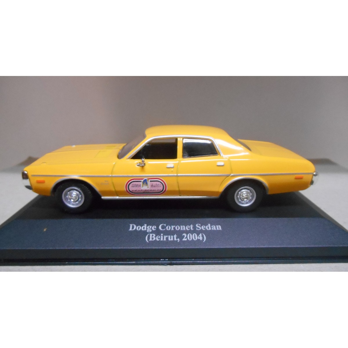 Miniature Dodge Coronet Sedan Taxi – Échelle 1/43 – Année 2004 – Occasion