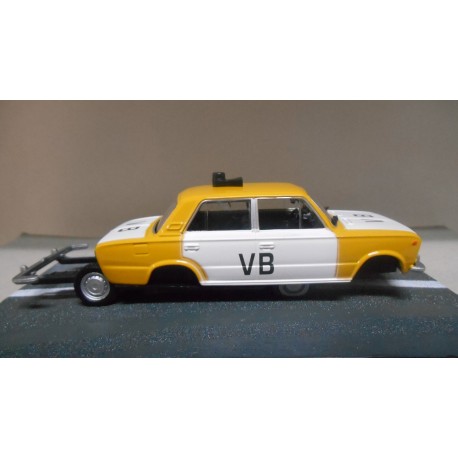 LADA 1500 THE LIVING DAYLIGHTS 007 JAMES BOND 1:43 EAGLEMOSS IXO