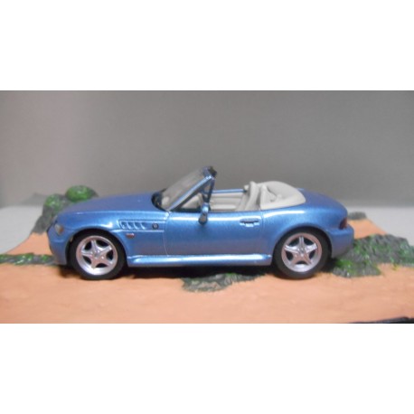 BMW Z-3 GOLDENYE 007 JAMES BOND 1:43 EAGLEMOSS IXO