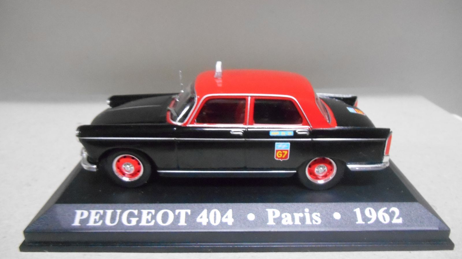 Miniature Peugeot 403 Taxi Slota Paris - Noir - Échelle 1/43 - Minimini Label43 - Occasion Très Bon état