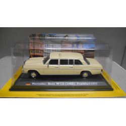 MERCEDES-BENZ W123 240D 1977 TAXI FRANKFURT GERMANY 1:43 CENTAURIA IXO