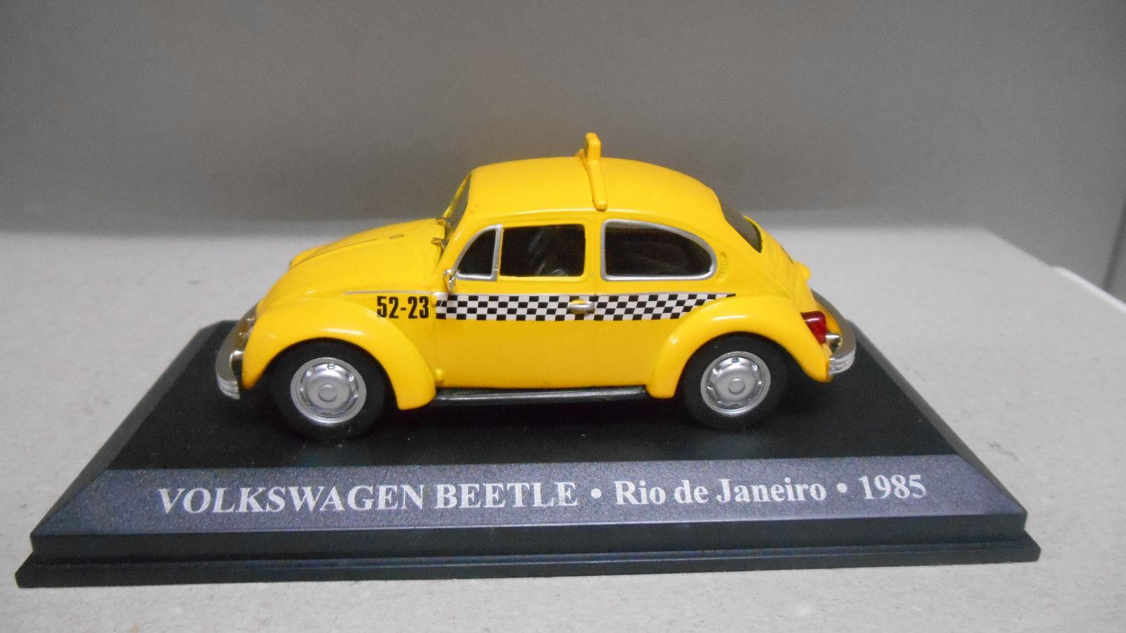 LE7445 VITESSE L027 1/43 1:43 Voiture Volkswagen VW 1200 taxi Brésil jaune EdL