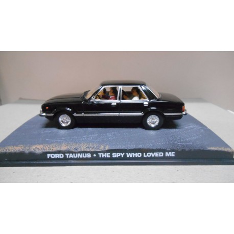 FORD TAUNUS + FIGURA THE SPY WHO LOVED 007 JAMES BOND 1:43 EAGLEMOSS IXO
