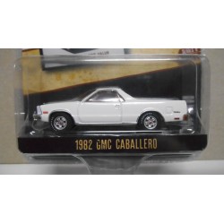 GMC CABALLERO 1982 VINTAGE AD CARS 1:64 GREENLIGHT
