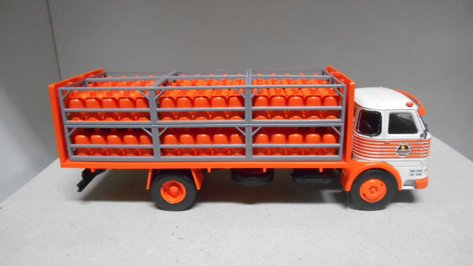 Camion 1/43 ixo/altaya pegaso comet maria fernanda frutas