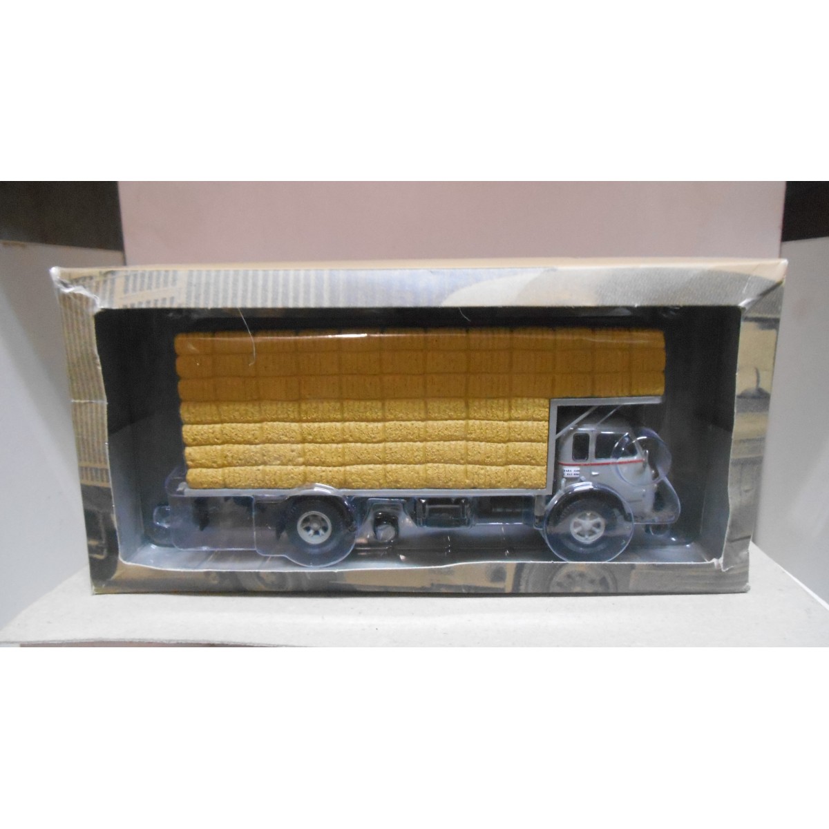 ALTAYA IXO 1/43 - Camions d'autrefois 71 - Scania L85S bétaillère EUR