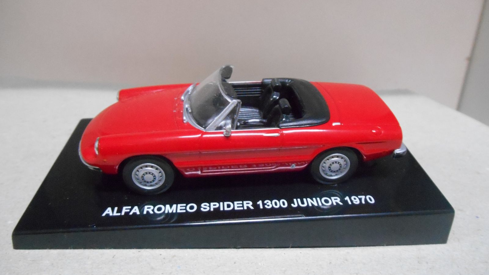 Alfa Romeo 1600Jr.ザガート 1/43 赤ソリド緑不明 Alfa Romeo 1600Jr