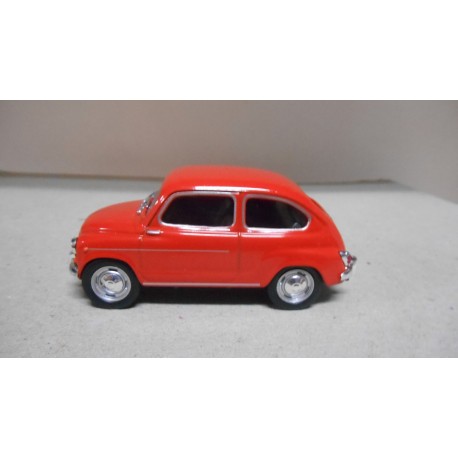 ZASTAVA 750 RED (FIAT 600/SEAT 600) 1955 1:43 DeAGOSTINI IXO